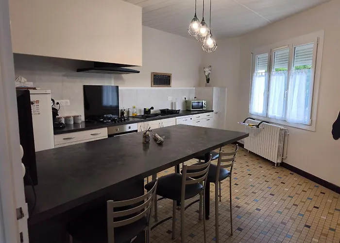 Maison Familiale * Орле